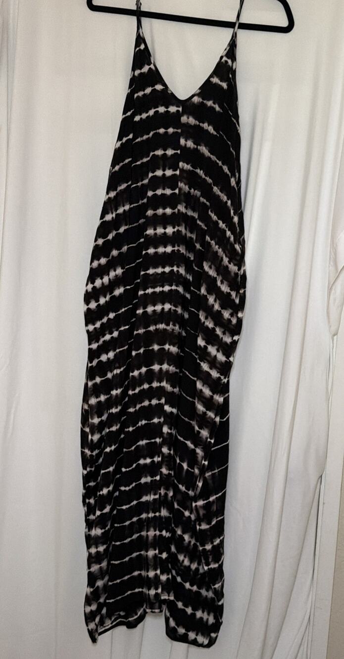Love stitch maxi dress-size M/L With Pockets